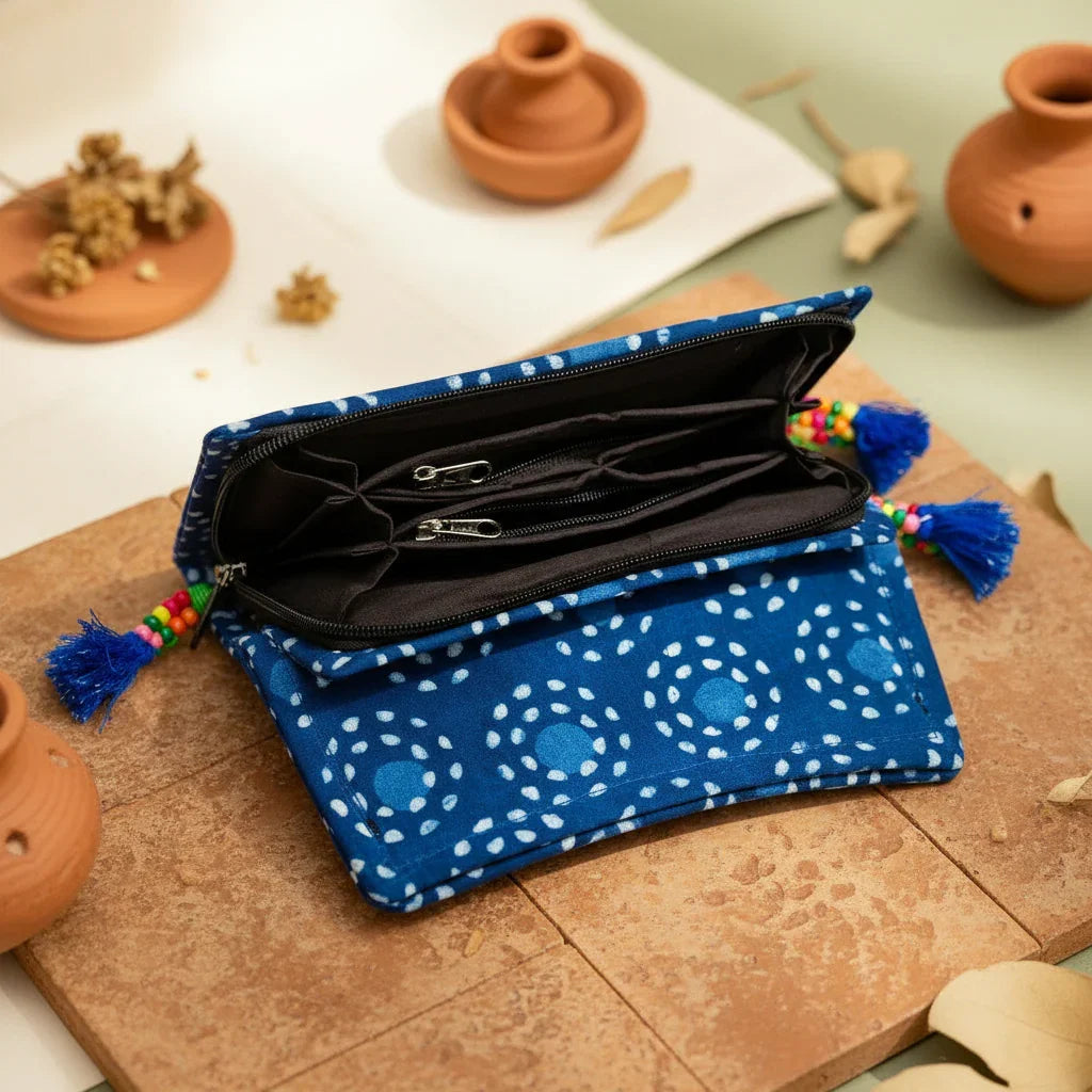 indigo - wallet Circle print Batik - Main_Keyword - Material -  Color - Intent